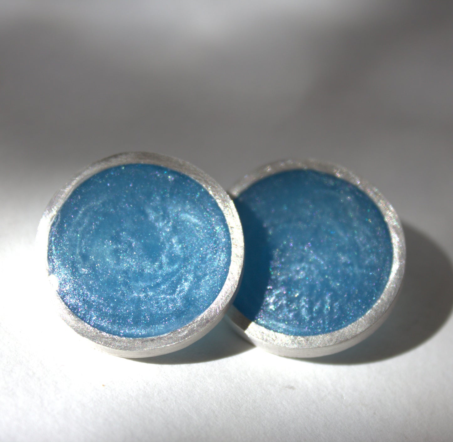 Disc studs
