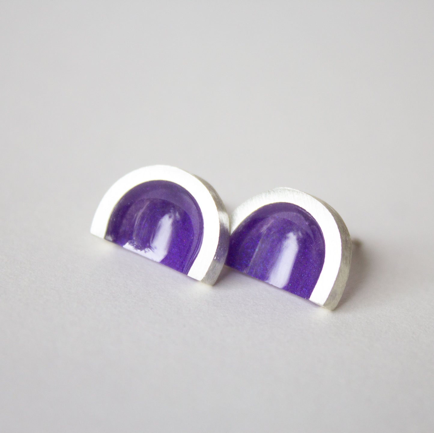 Deep arc studs