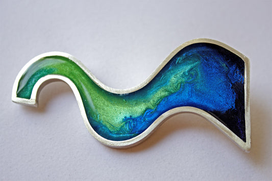 Wave brooch