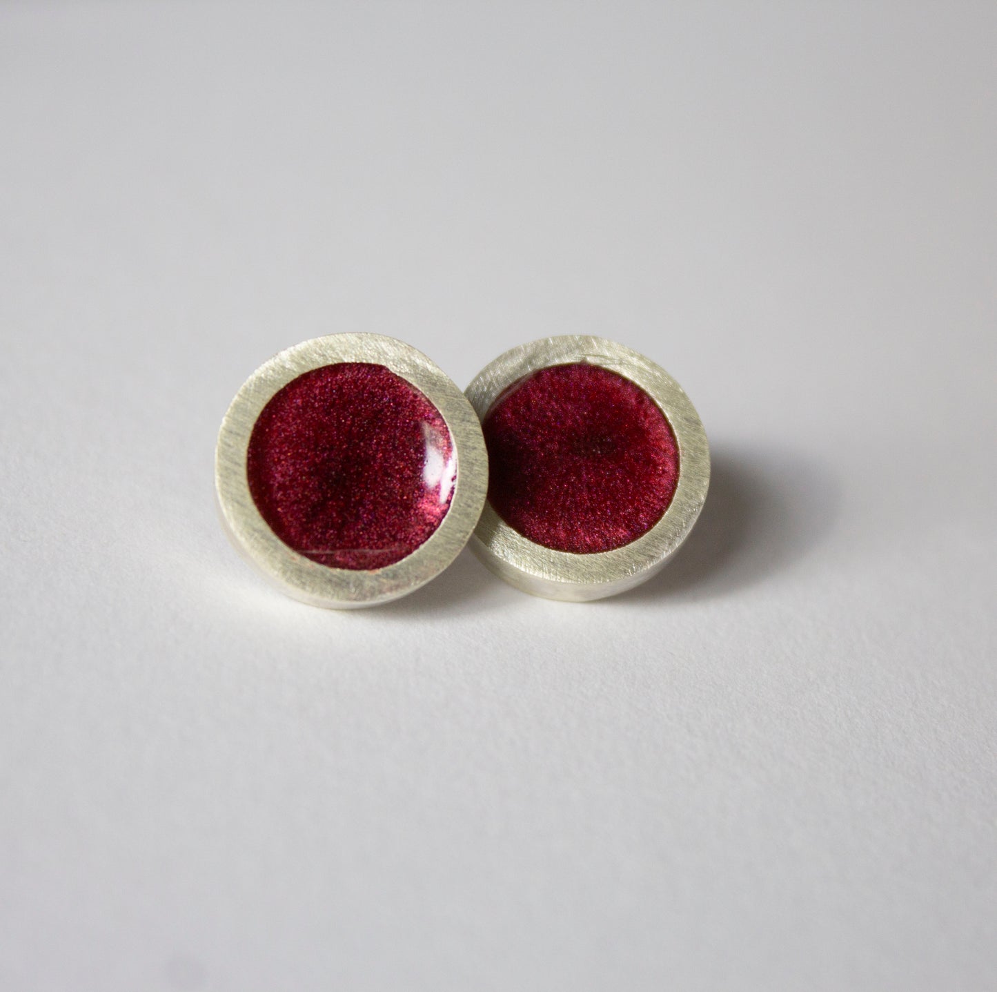 Circle studs
