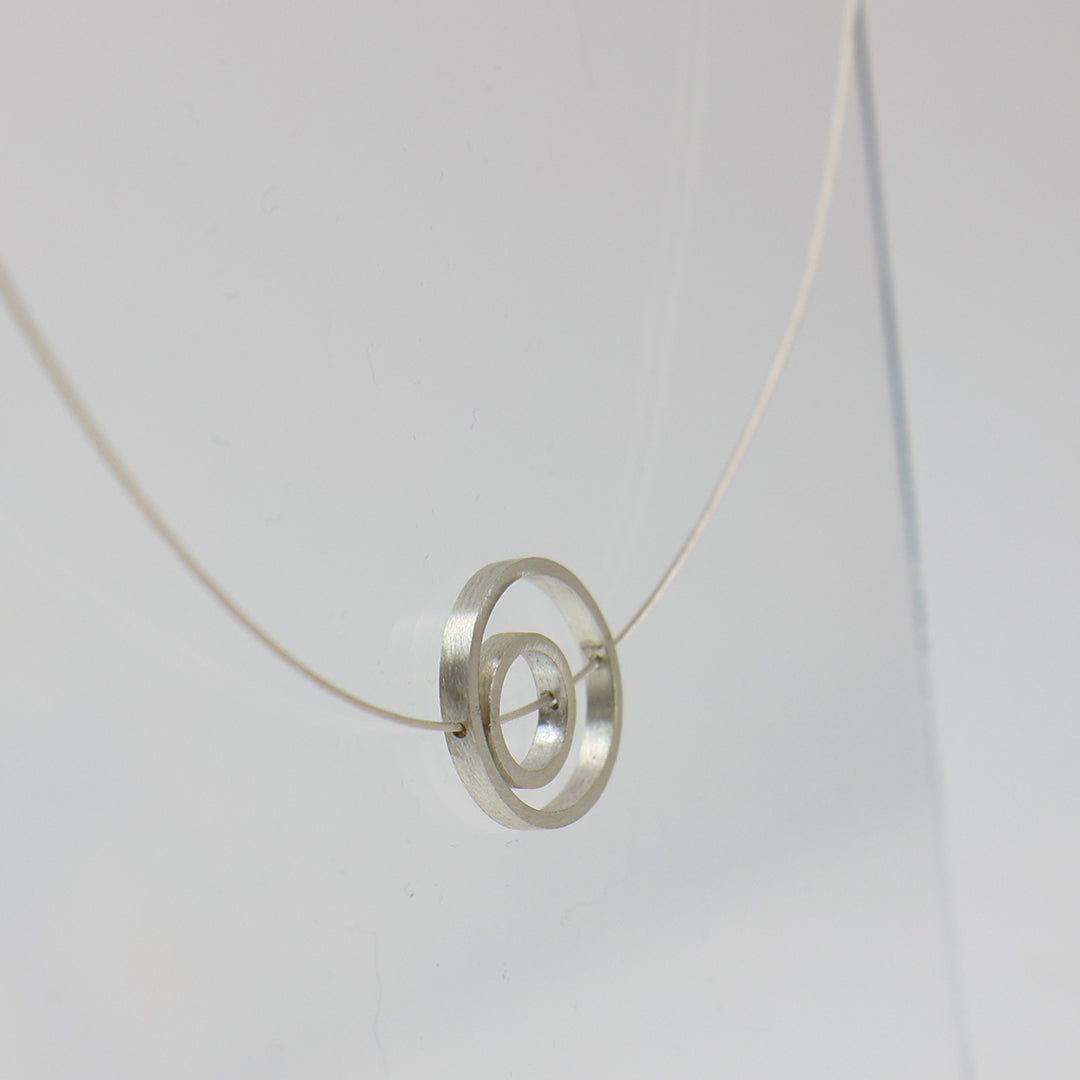 Concentric circle necklace - silver