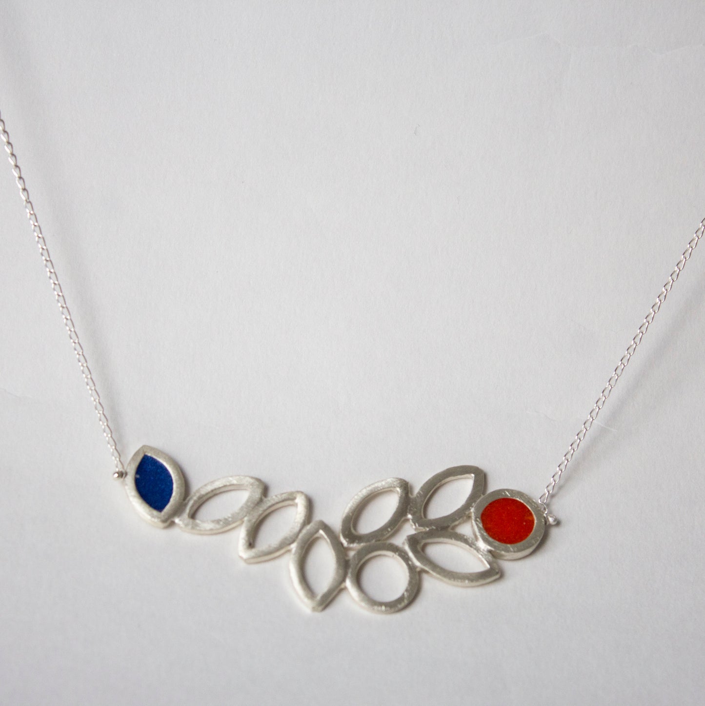 Garland Contour necklace.