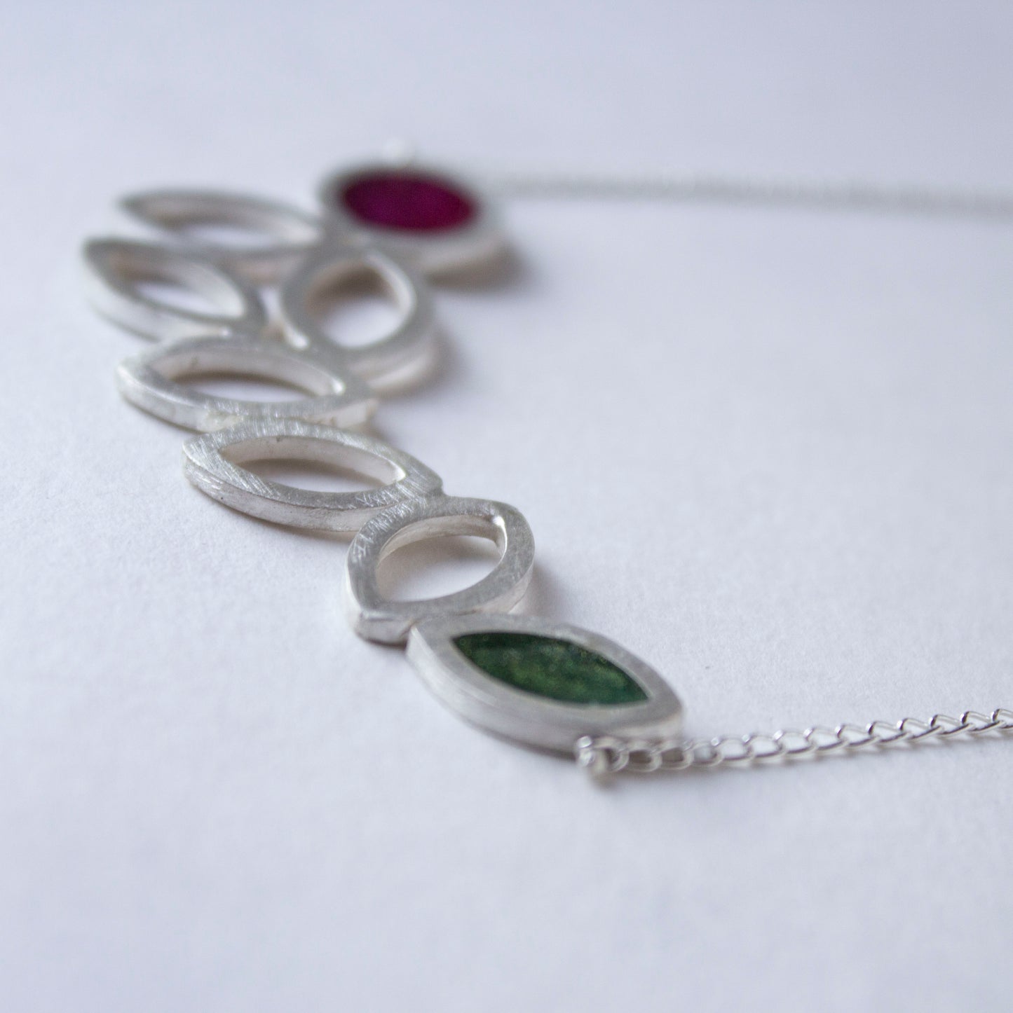 Garland Contour necklace.