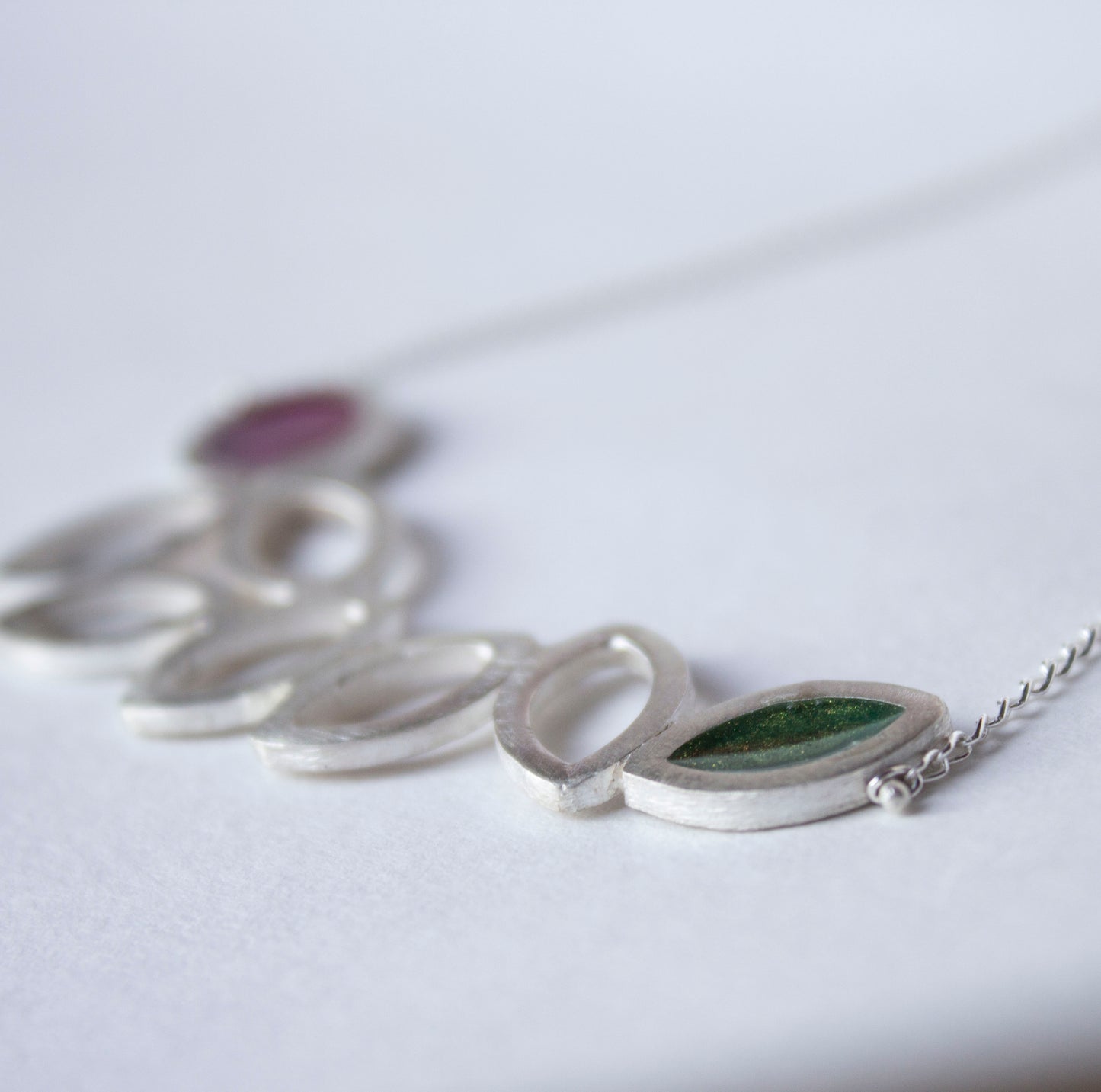 Garland Contour necklace.