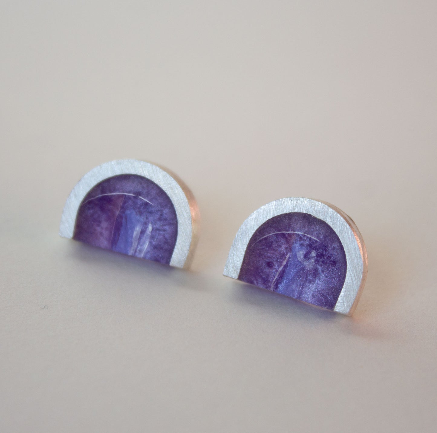 Deep arc studs