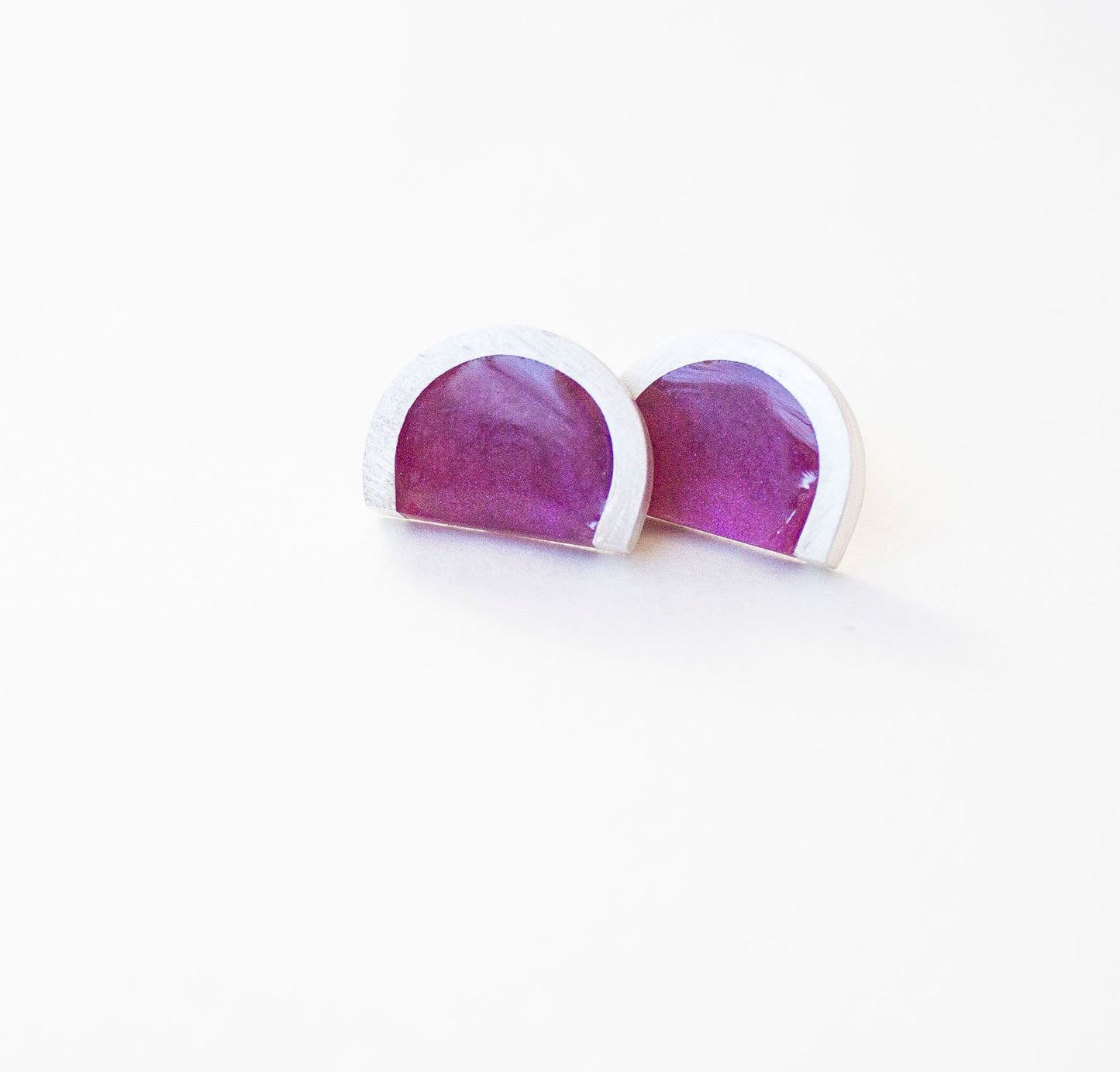Deep arc studs