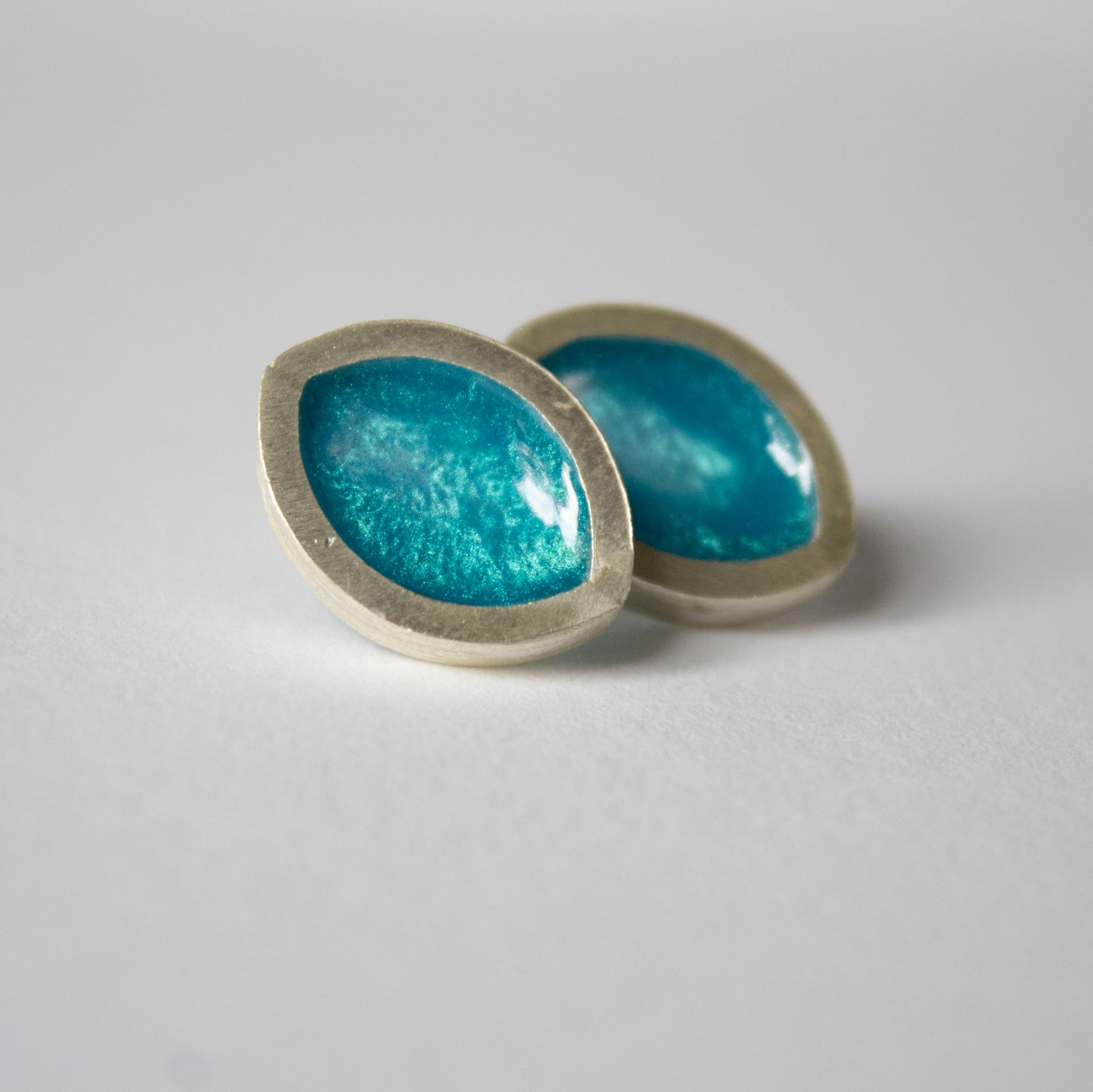Leaf studs