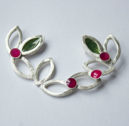 Wreath brooch