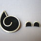 Spiral brooch
